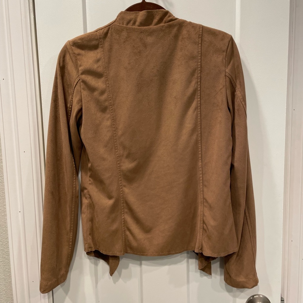 Blazer - Picture 3 of 4